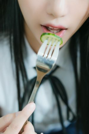 午夜精品在线