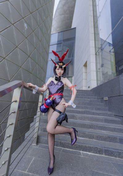 胸部丰满的妈妈