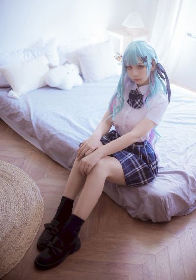 放荡的小yi子大胸
